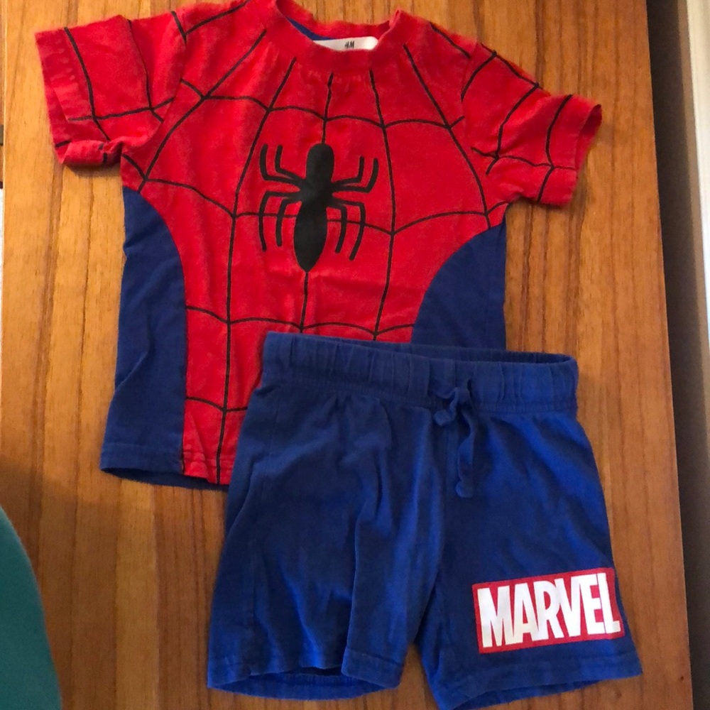 H&M Marvel Spider-Man outfit